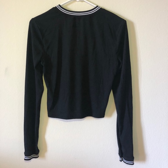Basic Long Sleeve Black Fitted Top - Picture 2 of 4